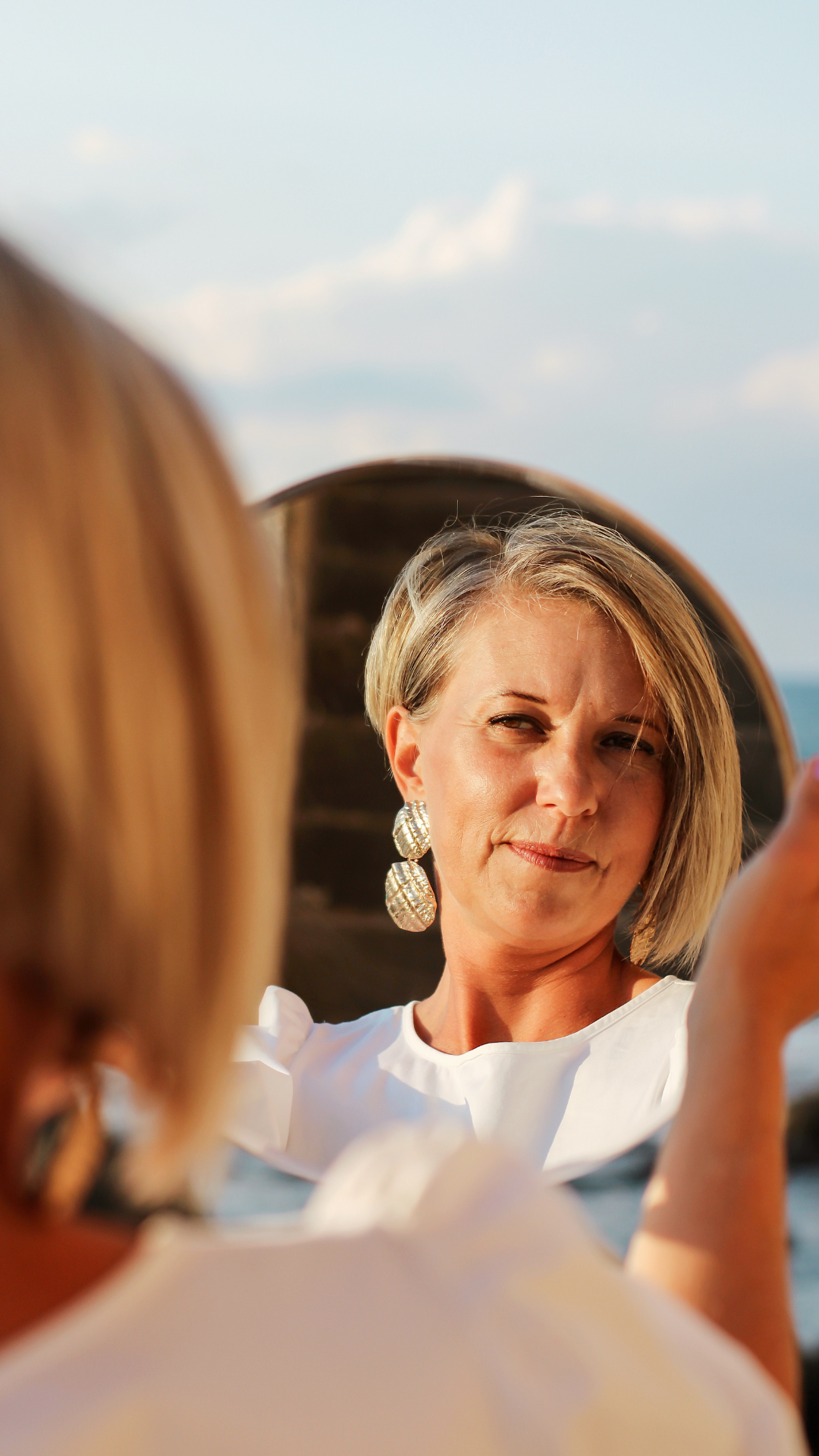 vidám nők napszemüvegben